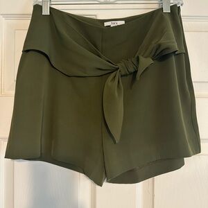 Bar III Tie-Front Shorts EUC